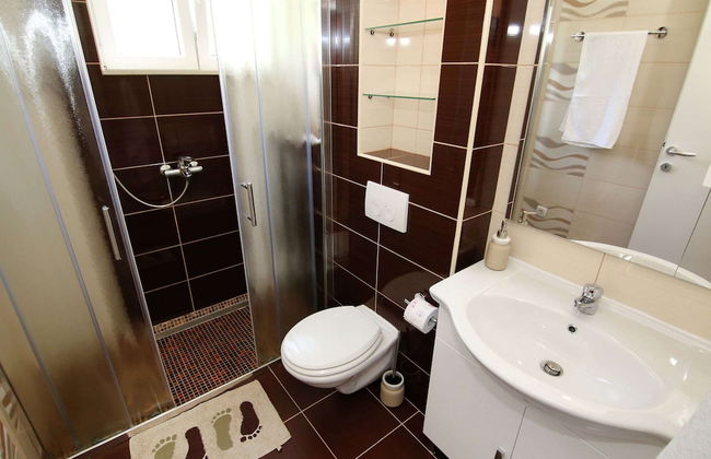 Modern Apartment in Kastel Stari - Photo 10