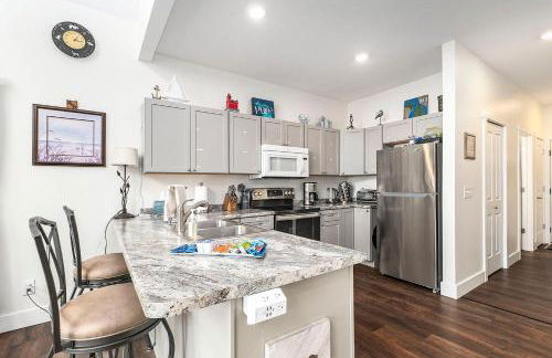 Beautiful Overlooking Shoreline 2BDR Chalet 2892 - Foto 6