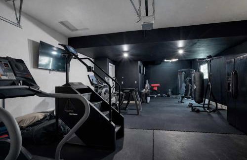 FlightDeck HotTub Fireplace NearAirport FamilyHome - Foto 44