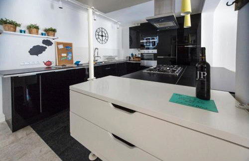 Duplex with terrace in Alfama, Central Lisbon - Photo 35