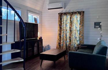 Stylish 1940s Home with Barn Guest House - Foto 29