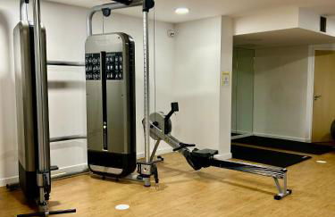 New Central Woking 1 and 2 Bedroom Apartments with Free Gym, close to Train Station - Photo 14