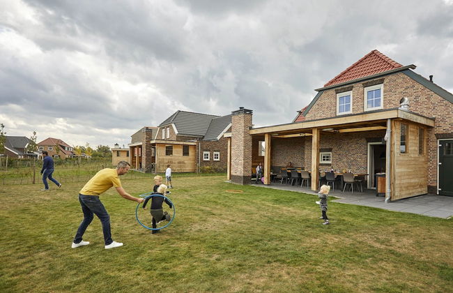 Great Villa With Luxurious Terrace, Near Roermond - Photo 1