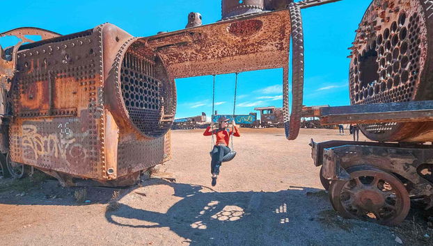 En el cementerio de trenes de Uyuni
