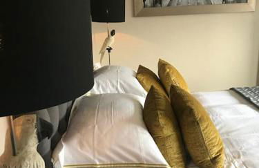 Luxury Central Tunbridge Wells with free parking - Photo 10