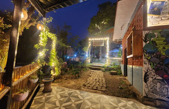 Hollywood Camps and Restaurant Bir - Foto 18