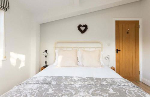 House & Annexe Sleeps 18 Heated Pool - Photo 51