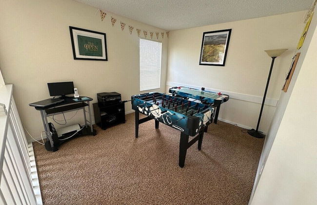 South Facing Pool Home - Room for the Whole Family! - Photo 28