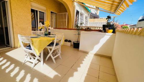 Sunny, South-Facing & Welcoming - Foto 2