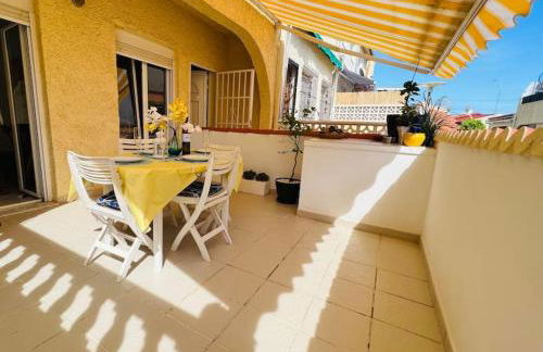 Sunny, South-Facing & Welcoming - Foto 2