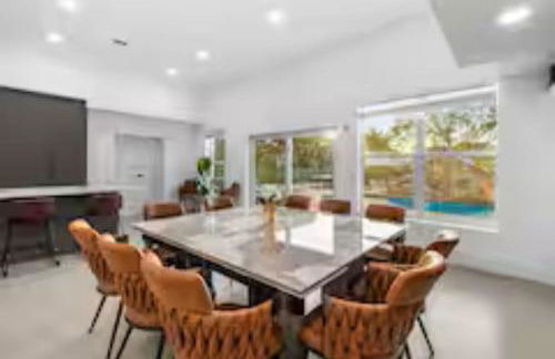 Unique Private Racing Track Villa in Miami Cinema - Foto 42