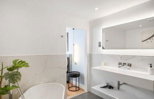 Modern Apartment with Parking nr Seafront - Foto 9