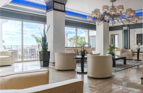 Oceanview on SAND located in Ocean Manor Resort Fort Lauderdale Beach 2 bed 2 bath spacious corner unit partial ocean view - Foto 52