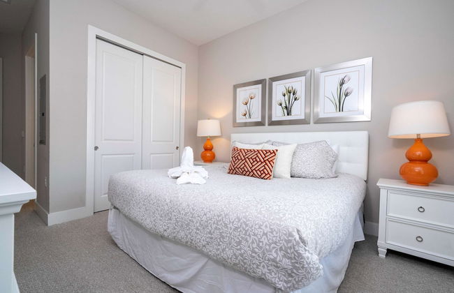 Modern Chic Home Mickey and Toy Story Rooms - Foto 23