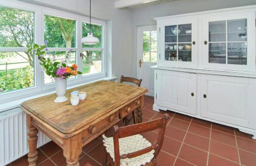 Stylish Apartment In A Historic Country House - Photo 5