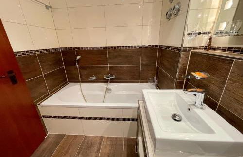 Goldstadt Garden Residence - City Apartment Pforzheim - Foto 40