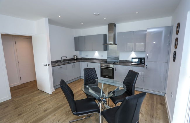 Exquisite One Bed Apartment - Photo 10