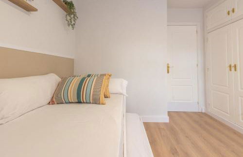 Arena Marina - Pool and relaxation near the airport - Foto 49