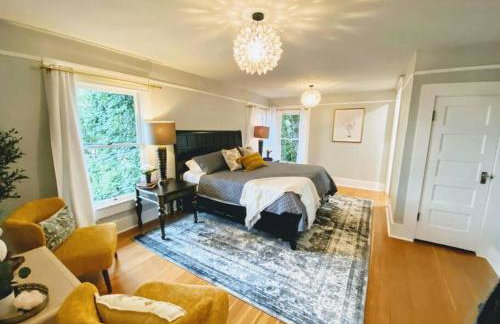 Historical Entertainer 3 Bedroom Townhouse AC PNW - Foto 1