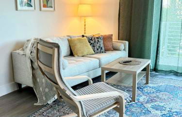 NEW Modern Condo FREE Parking & High Speed Wifi - Foto 30