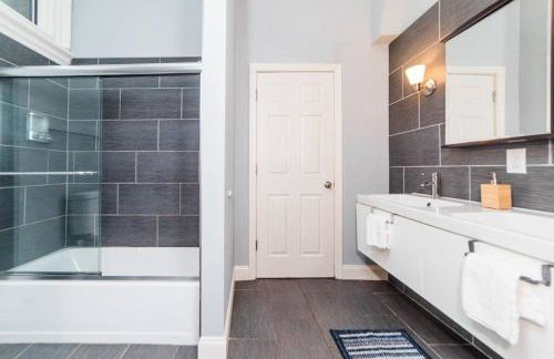 Spectacular Location - Walkable Entertainment - Foto 9