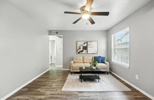 Comfortable 1BR Extended Stay I Onsite Parking - Foto 15