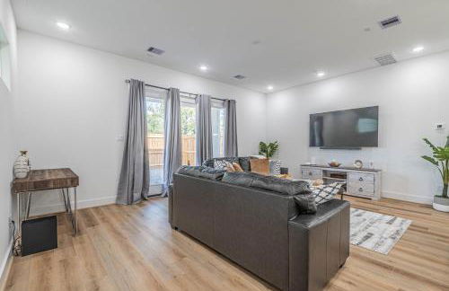 Luxury Haven near Dwtn, Med CTR, with Fast Free WiFi, Parking - Foto 4