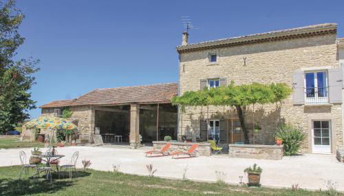 Cozy Home In Pernes Les Fontaines - Photo 1