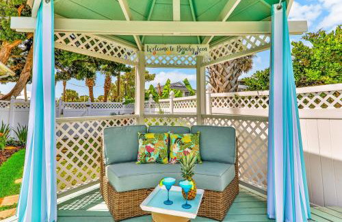 Beach house & backyard oasis with private pool - short walk to beach - Foto 28