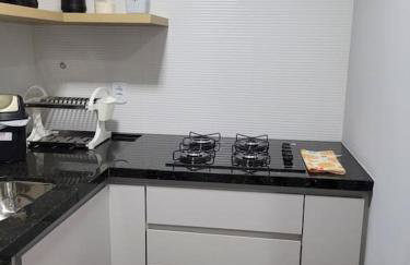 Flat recém-reformado e bem localizado - Foto 12