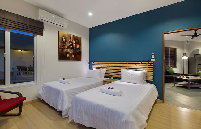 The Moonrakers - Photo 6