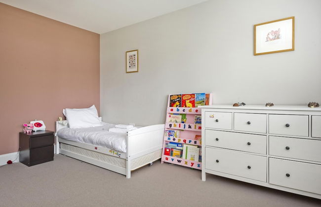 Wonderful Family Home With Garden Near Twickenham by Underthedoormat - Foto 7