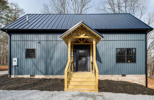 Serene Couples Getaway with Mtn Views in Bedford! - Foto 24