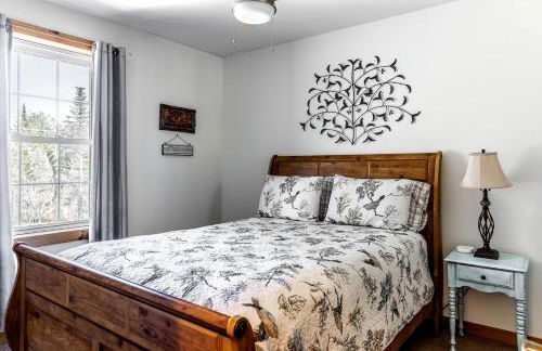 Gorgeous Cottage with Hot-tub and Games in Beaver Cove, Maine - Foto 30