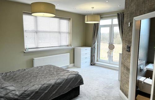 Manchester Luxury Country House Close To The City With Hot Tub & BBQ Fire Pit. - Foto 23