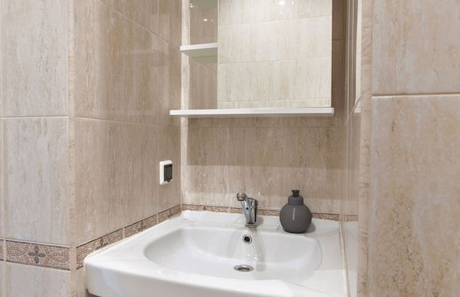 Tricolor Apartments - Photo 23