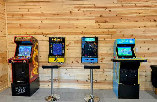 Log Cabin w/ pool, spa, game room, sleeps 20 - Foto 70