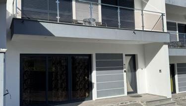 E - Beautiful 2 bedroom Terraced Home - Foto 1