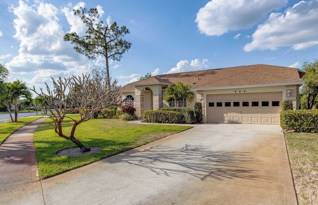 Private Pool, Pond Views, & Bonus Lounge in Gated Naples Community Drive to Dining & Sand - Foto 42