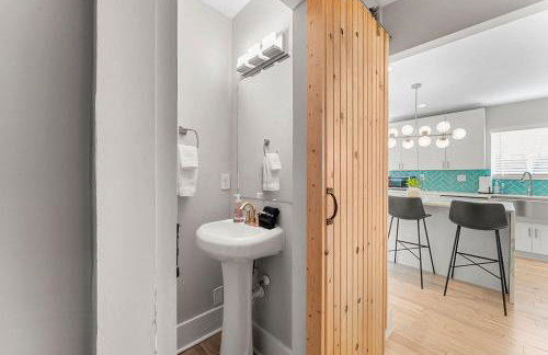 Large Modern Home Centrally located With Hot Tub - Foto 32