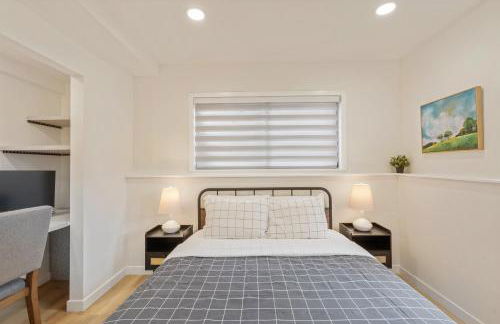 Spacious Modern Retreat w Game Room and Yard - Foto 41