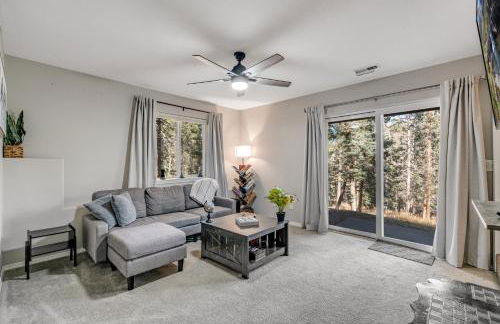 Deer-Friendly Cabin with Mountain Views and Fire Pit - Foto 24