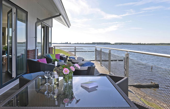 Waterfront Penthouse With Roof Terrace and Private Jetty - Foto 78