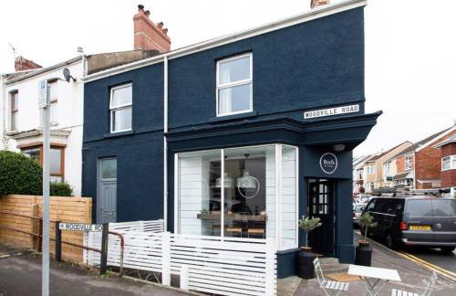 Beautiful Two Bed Mumbles Flat - with parking space - Foto 1