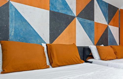 Modern 3-Story Townhome w Pool Table, Sleeps 10 Near Stadiums - Foto 22