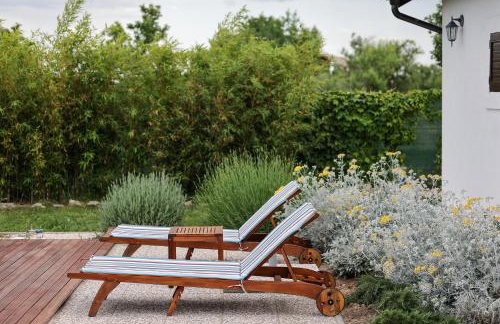 Villa Ena with Pool & Jacuzzi - Photo 19