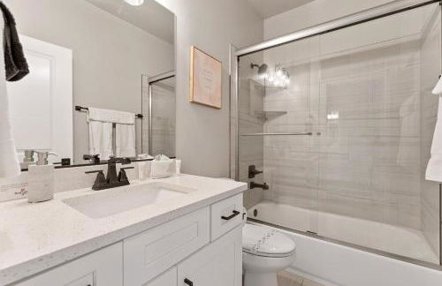 Zion Village Resort 2053 Brand New Home!! Private Pool, Hot Tub, and 35mins from Zion National Park - Foto 47