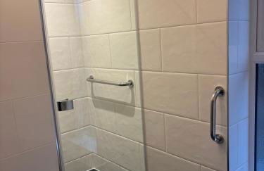 Courtyard House- Luxury Holiday House with floodlit Tennis court - Foto 53