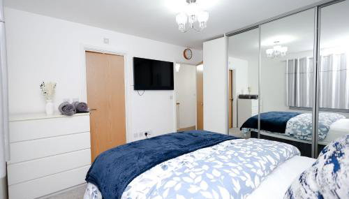 Cozy Place in Salford, Sleeps 8, 4 Bedroom, 5 Beds - Foto 2, wardrobe