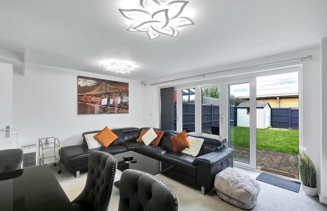 3 Bedroom and 2 Bath House with Balcony - Foto 24